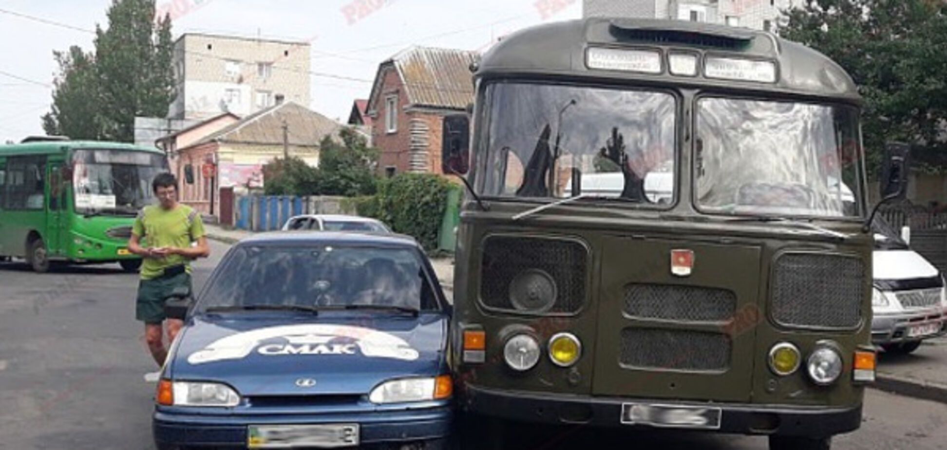 В Запорожской области военные врезались в автомобиль с ребёнком