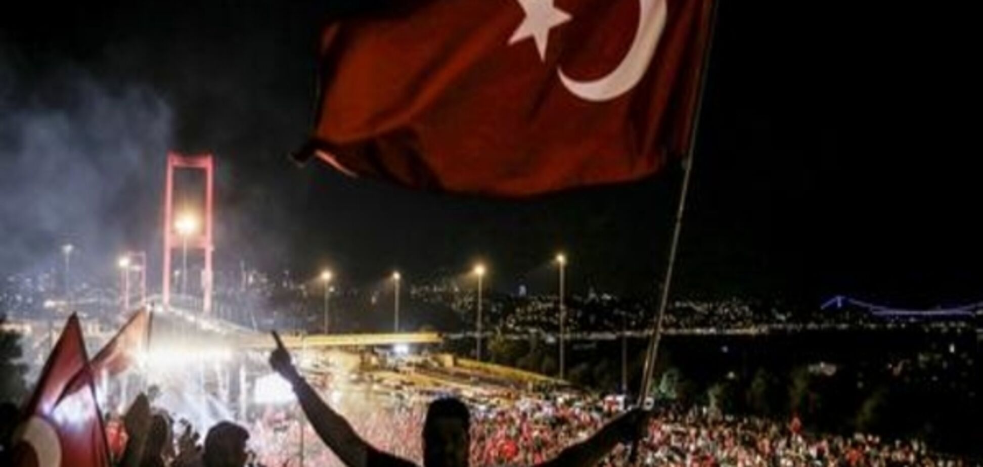 Рік після спроби путчу в Туреччині: найбільше постраждали освіта та ЗМІ