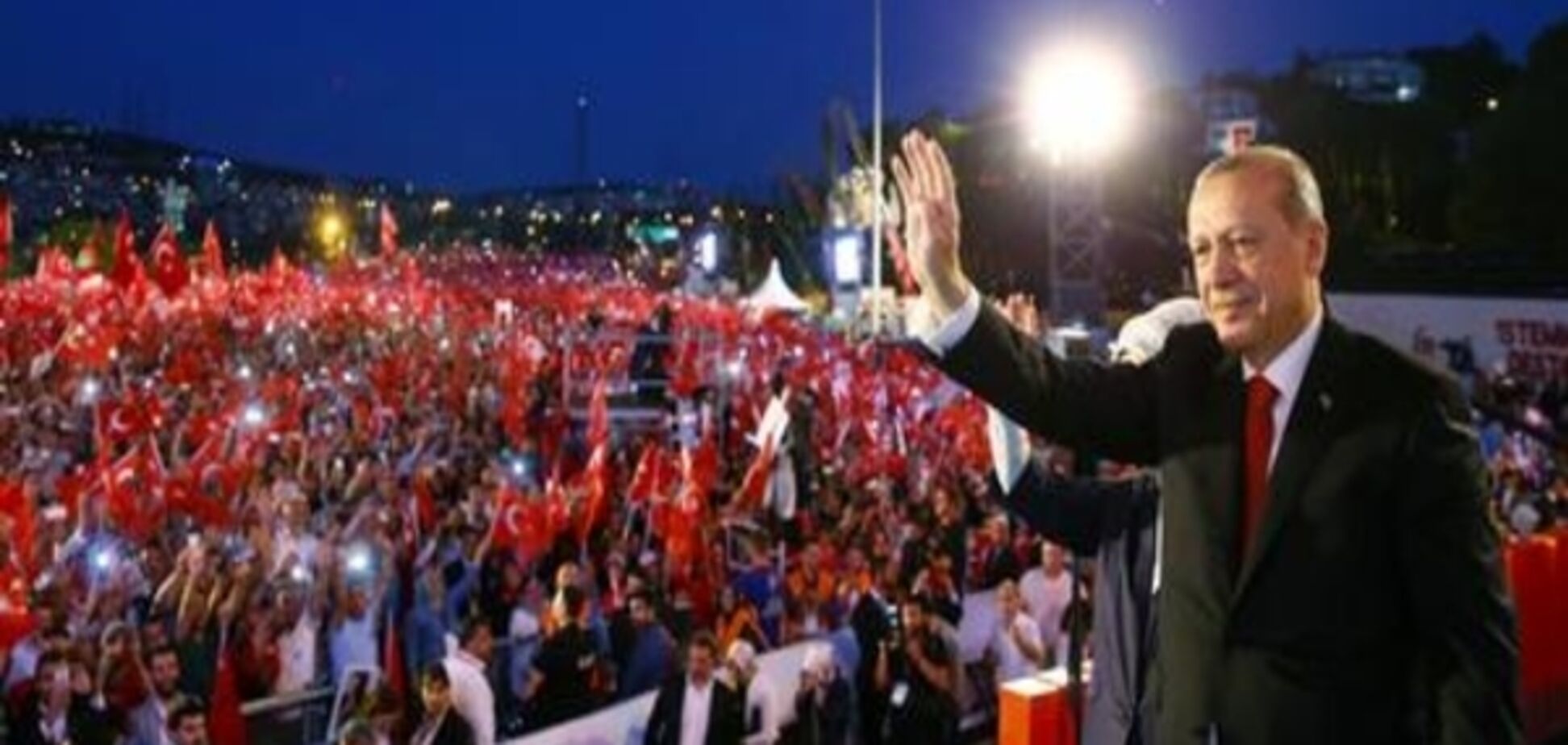 У роковини путчу Ердоган пообіцяв 'безжалісність щодо зрадників'