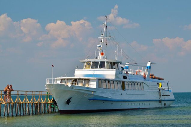 теплохід Скадовськ