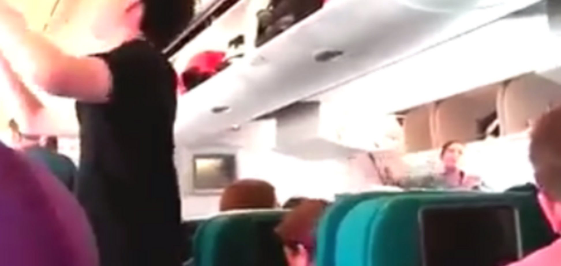 Видео с Boeing-777