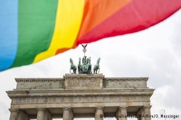 Німецькі політики хочуть оскаржити узаконення одностатевих шлюбів у конституційному суді