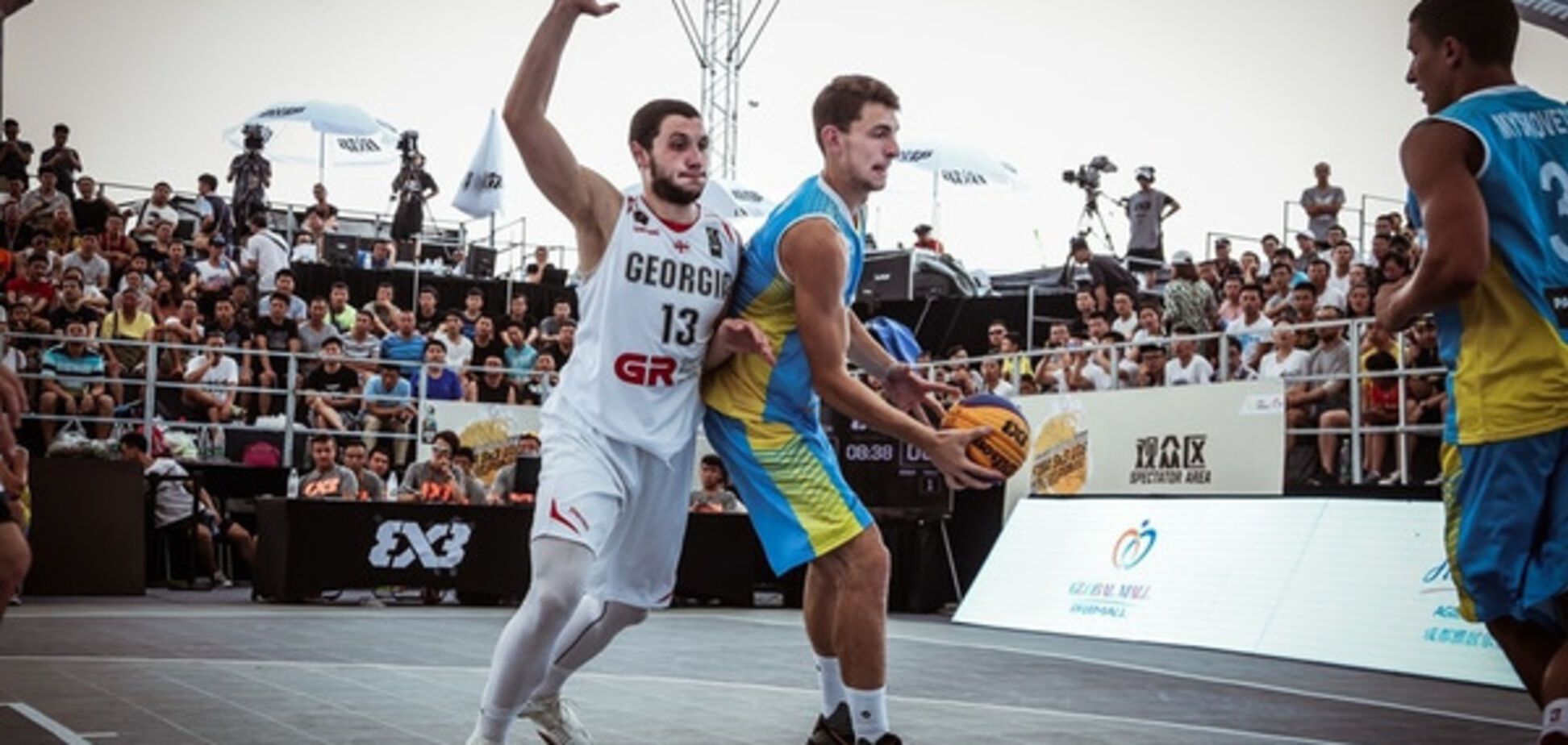 Украина драматично проиграла в четвертьфинале Кубка мира по баскетболу