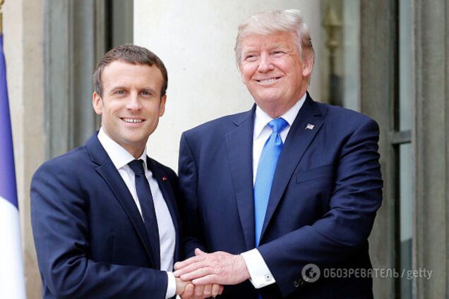 'Ему нравится держать меня за...' Трамп разоткровенничался о Макроне