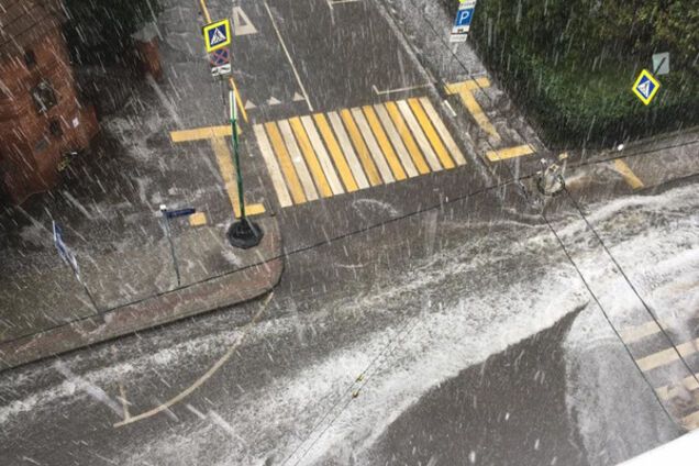 'Покайтесь': сеть поразили фото и видео 'погодного апокалипсиса' в Москве