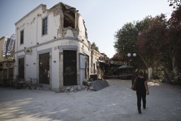 На греческом острове произошло двойное землетрясение: у людей паника