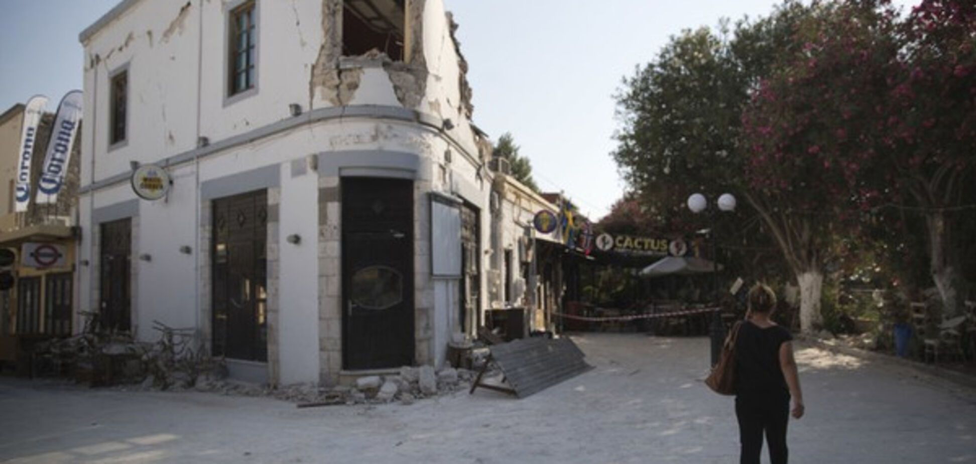 На греческом острове произошло двойное землетрясение: у людей паника