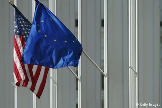 Єврокомісія закликала США координувати нові санкції проти Росії
