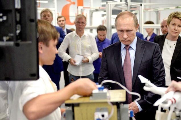 'Відсталий Путін': у РФ побачили, як їхній лідер осоромився перед дітьми