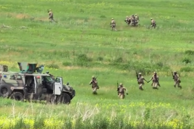 'Угроза для границ Украины': в Генштабе оценили военные маневры России