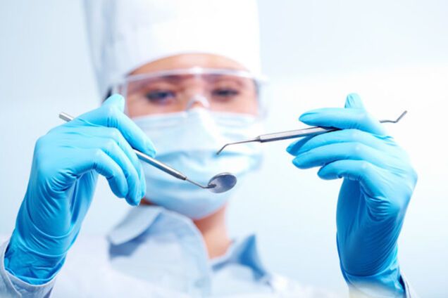 стоматолог