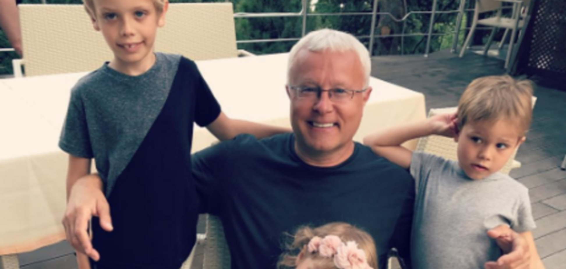 Александр Лебедев с семьей