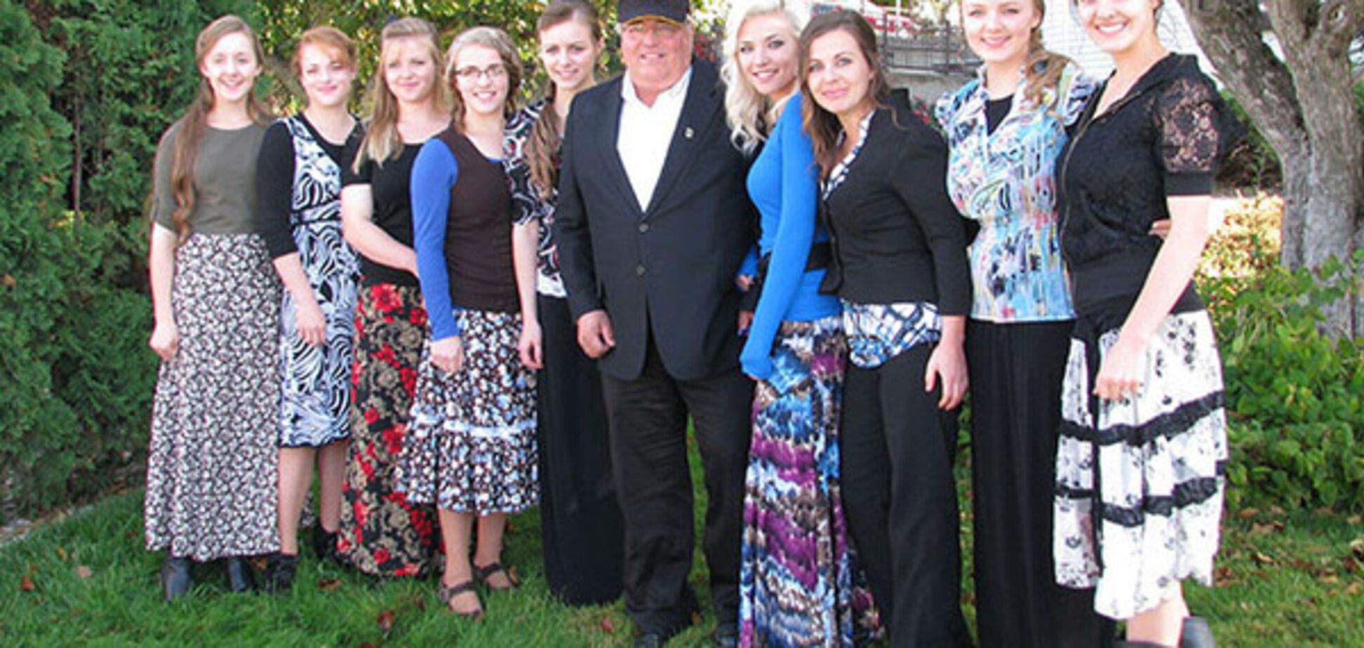 Уїнстон Блекмор з дружинами