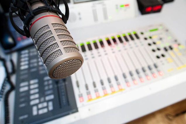 Сеть возмутил языковой прецедент на радио