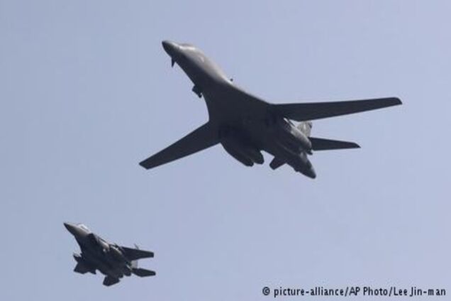 Американські бомбардувальники пролетіли над Південною Кореєю
