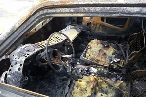 сожженный автомобиль харьковского журналиста