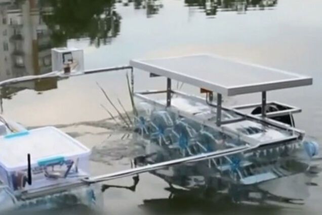 Українець створив робота, який вміє чистити річки і озера