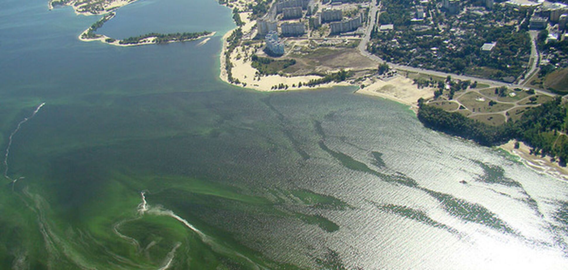 Вода в Днепре