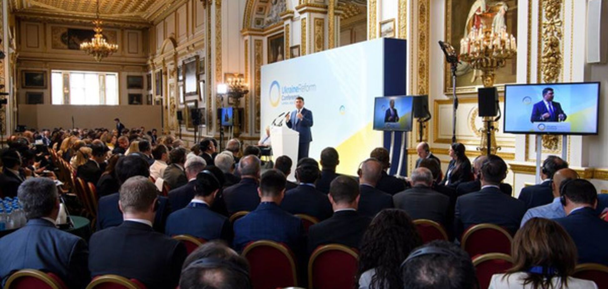 \'Чи не повинні відкладати\': в Лондоні Гройсман назвав пріоритетну для України реформу