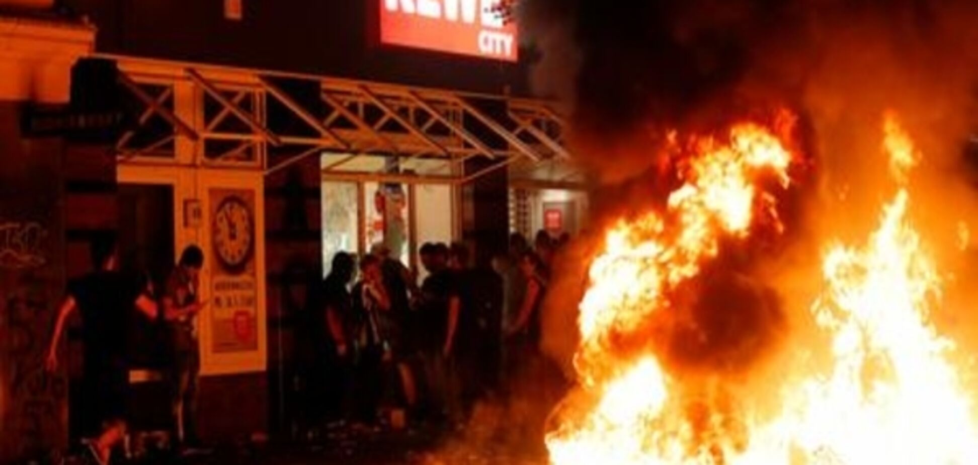 Ніч заворушень у Гамбурзі: поліція взяла ситуацію під контроль