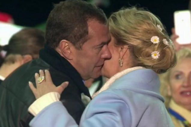 Прем'єр Росії заплакав: журналістка розповіла цікаві обставини