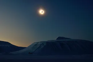 сонячне затемнення гори