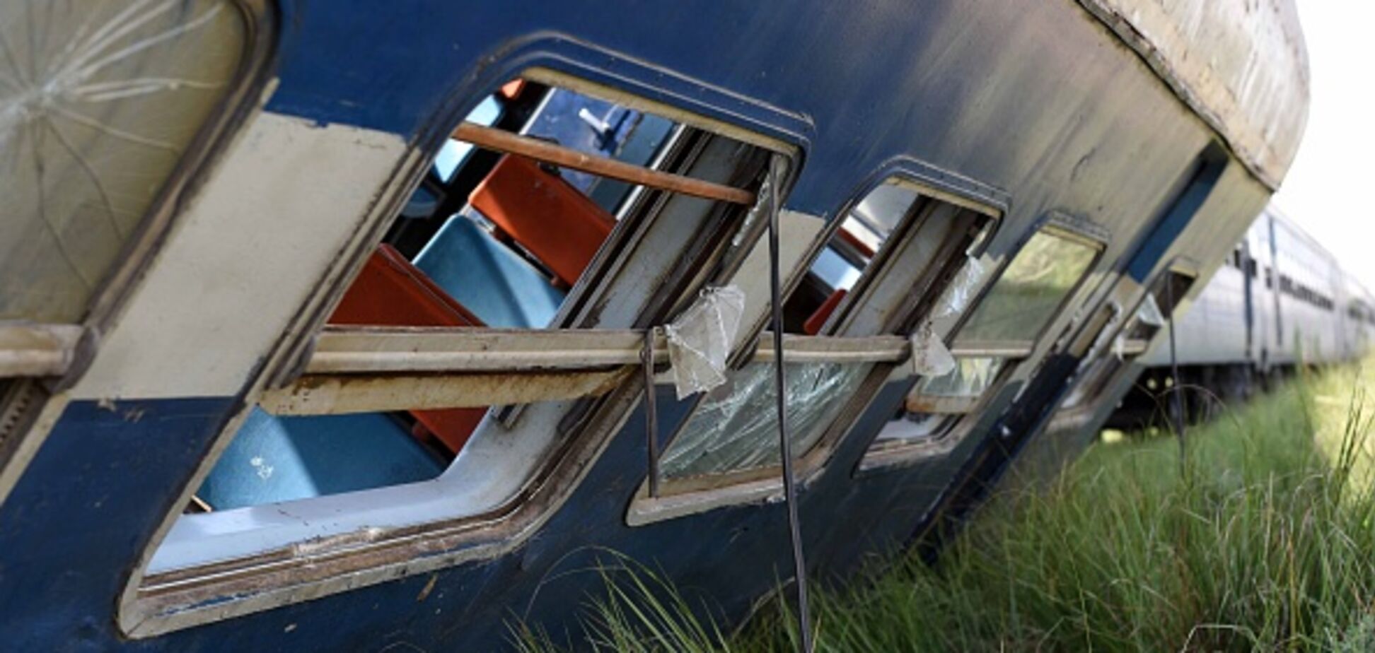 Кривава аварія потягу в Єгипті: маса загиблих. Опубліковані фото і відео