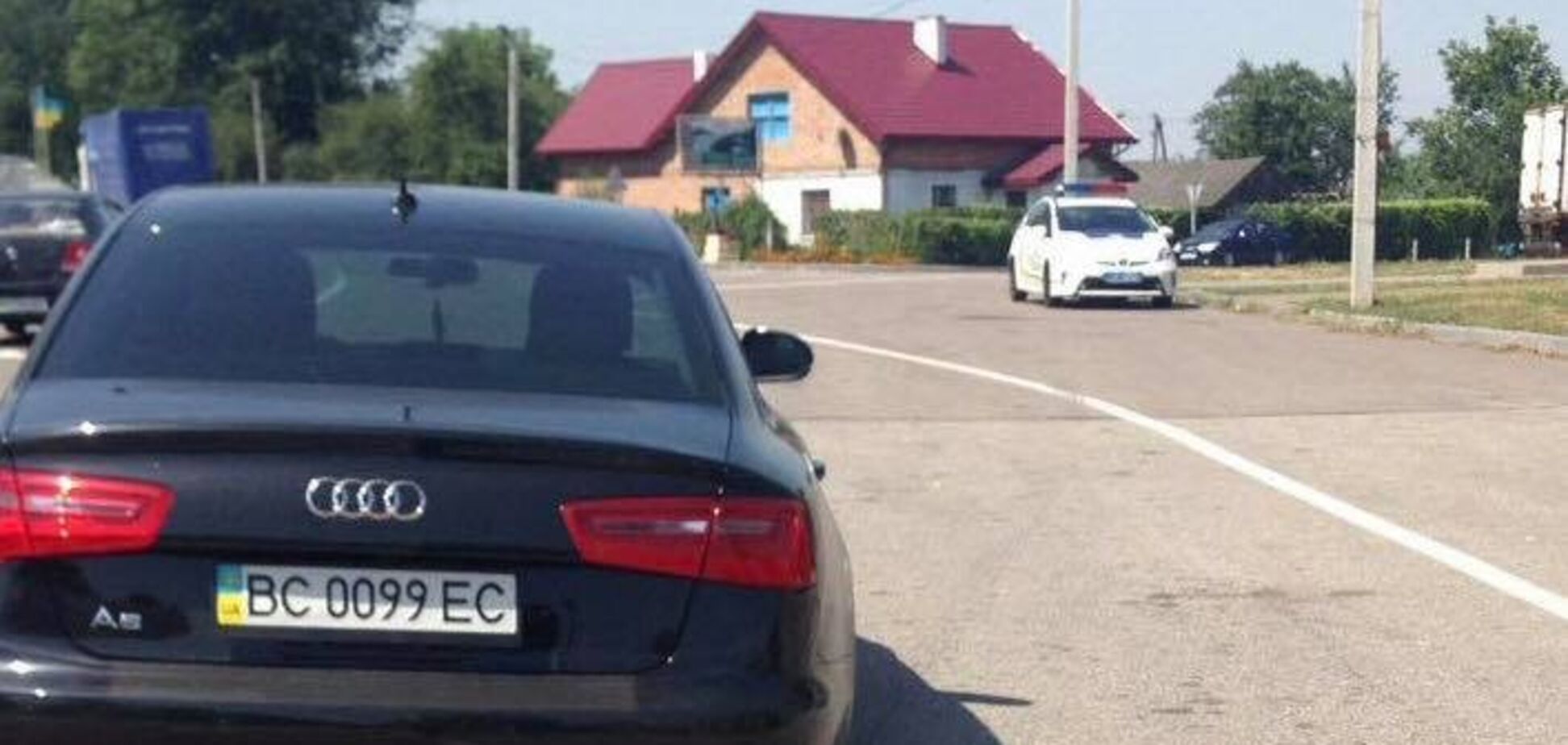 На Львовщине патрульные поймали пьяного нардепа на Audi: опубликовано фото