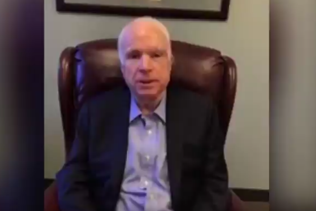 'Я еще вернусь!' Маккейн рассказал о борьбе со страшной болезнью