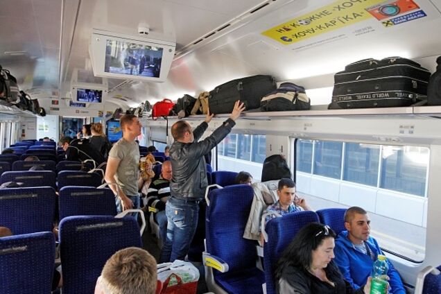 Так уж получилось: 'Укрзалізниця' объяснила возмутительный инцидент с поездом