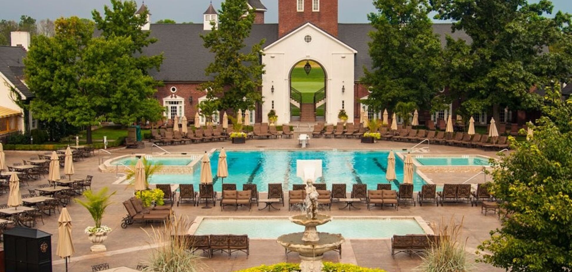 Опубликованы фото шикарного гольф-клуба Дональда Трампа