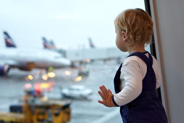 В Украине введут новые правила для самостоятельного путешествия детей в самолете