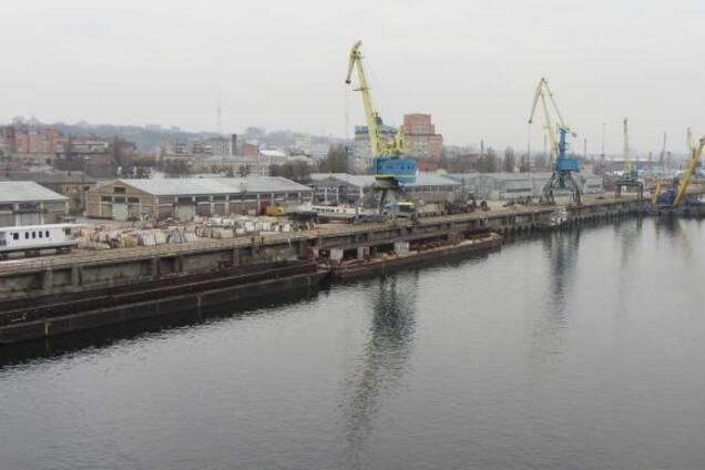 Митні служби в Київському річковому порту перейшли на цілодобовий режим роботи