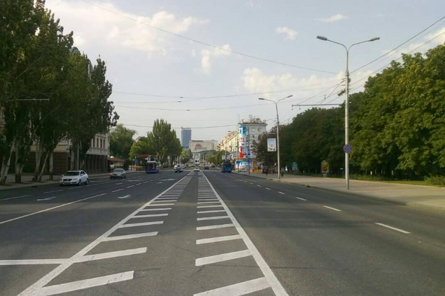 'Зато дороги не изнашиваются': в сети показали пустынные улицы оккупированного Донецка