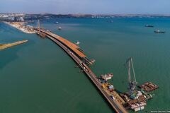 Керченский мост принимает форму: в сети показали новые фото 'стройки века'
