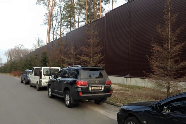 'Окупант не перелізе': паркани українських товстосумів порівняли з провальною 'Стіною'