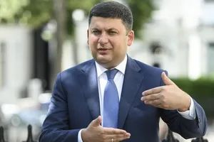 В "Укрзалізниці" действует коррупционная система распределения вагонов – Гройсман