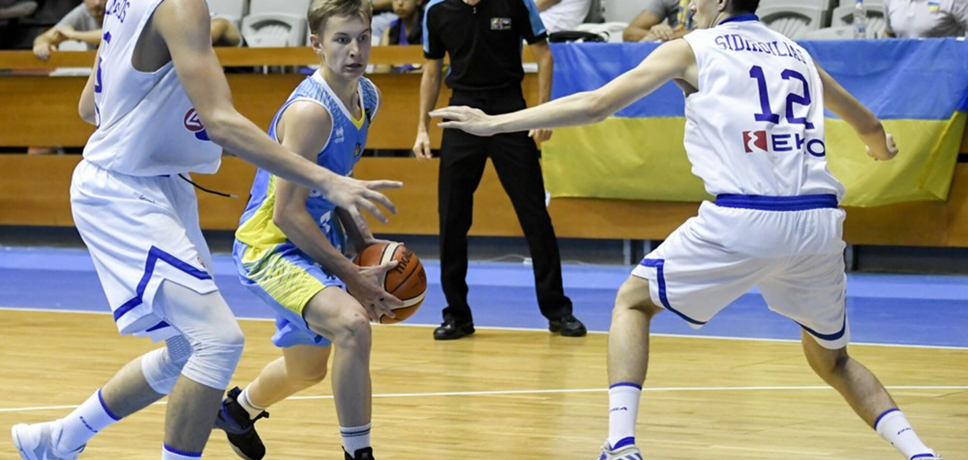 Украина драматично проиграла в четвертьфинале Евробаскета U-16