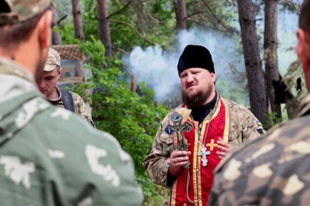 Недопуск священиків УПЦ МП до українських військових: митрополит запропонував рішення