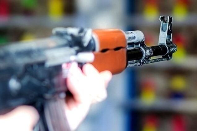 Оставалось только нажать спусковой крючок автомата...