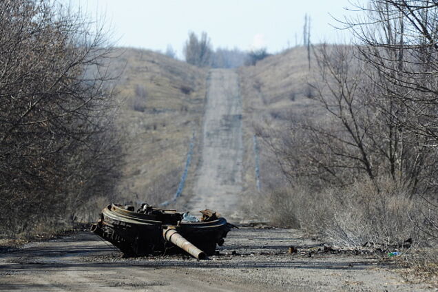 Террористы пустили в ход танки на Донбассе: в рядах сил АТО есть раненые
