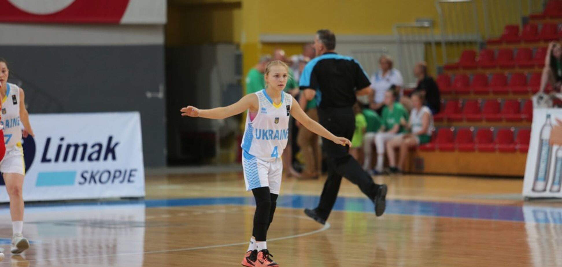 Жіноча збірна з баскетболу