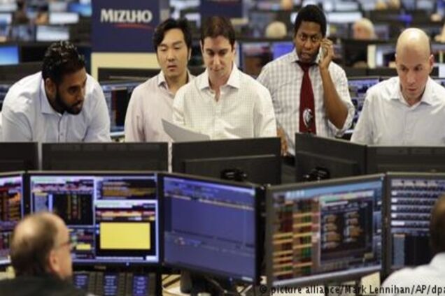 Індекс Dow Jones сягнув рекордної позначки завядки Apple та слабкому долару