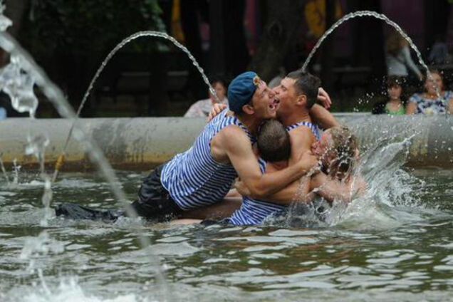 В России отмечают День ВДВ