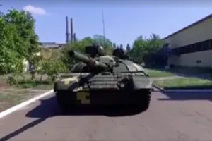 Порошенко похвалився українським танком-красенем: оприлюднено вражаюче відео