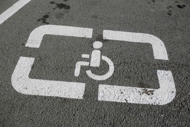 Отомстил инвалидам: 'герой парковки' шокировал Италию омерзительным поступком