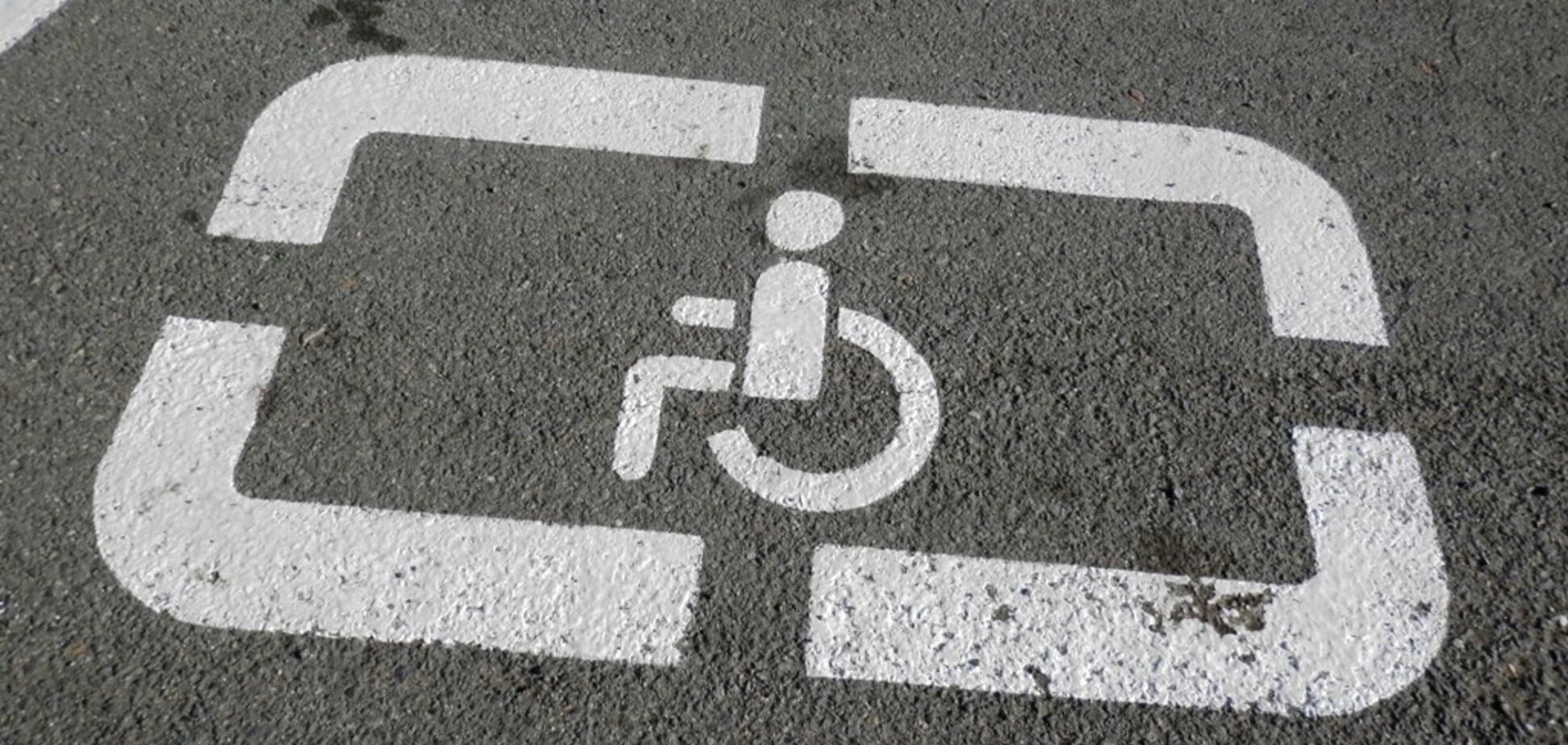 Отомстил инвалидам: 'герой парковки' шокировал Италию омерзительным поступком