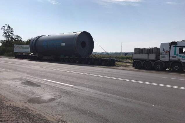 На Тернопольщине перевозчику выписали рекордный штраф за разрушение дороги