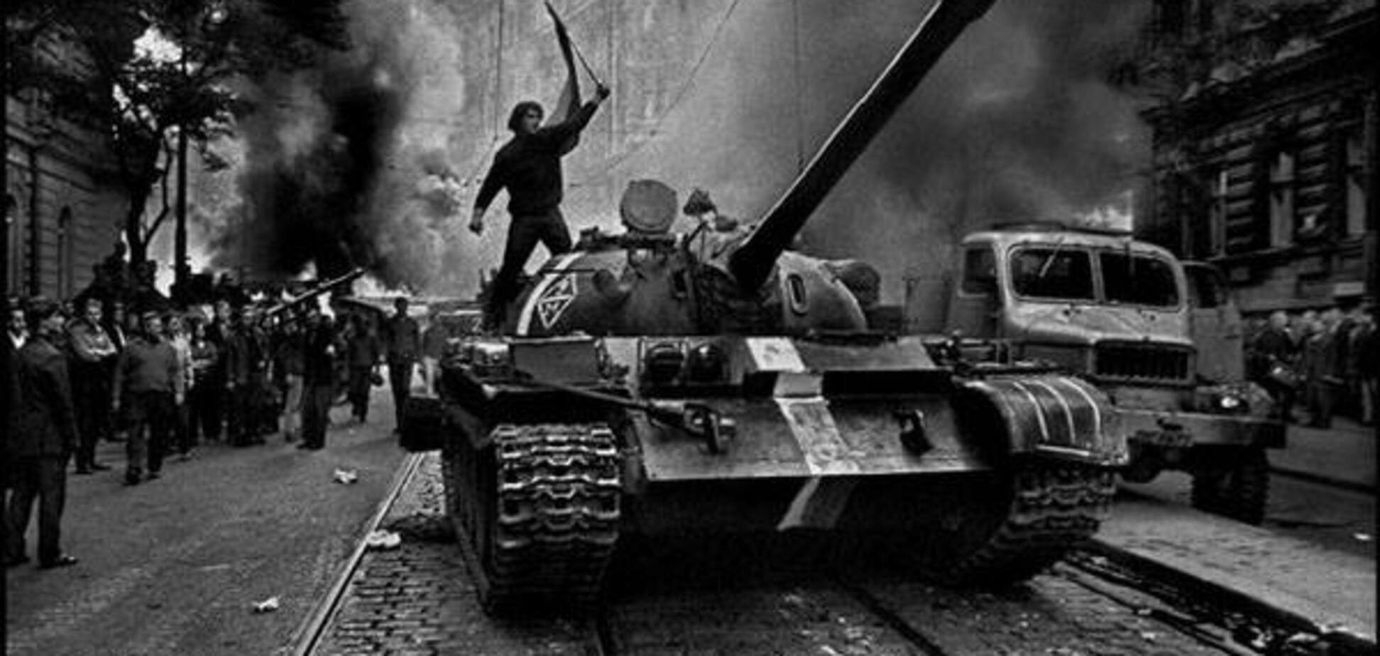 Вторжение СССР в Чехословакию: в сети вспомнили дерзкий репортаж смелого фотографа