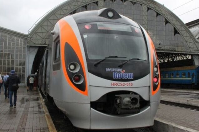 'Нам ще пощастило': 'Укрзалізниця' знову влаштувала проблеми пасажирам 'Інтерсіті'